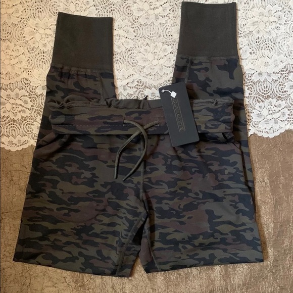 Alphalete Premium Pro-Elite Jogger Muted Camo - Picture 5 of 10
